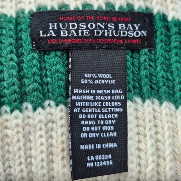 SOLD Hudson’s Bay Knit Scarf - Picture 4 of 5